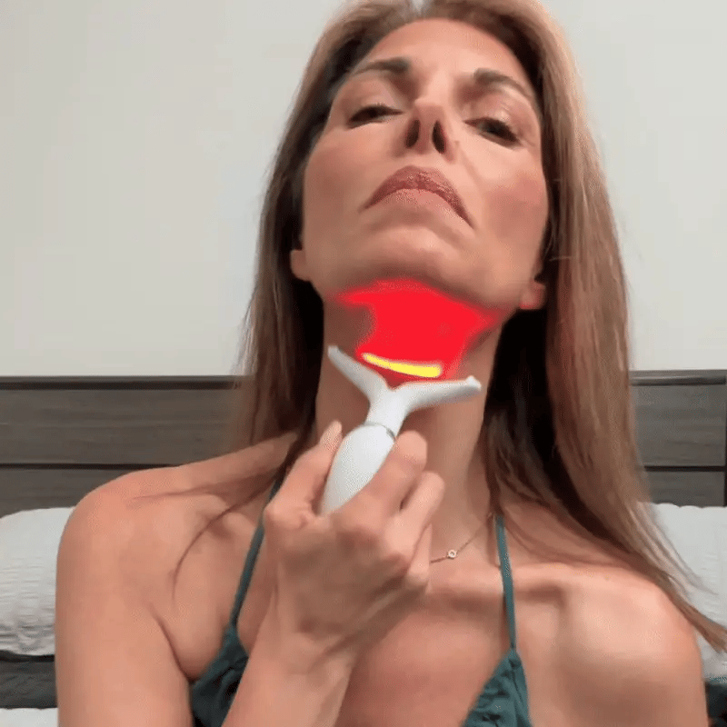 momokee® Red Light Therapy Massager for Face & Neck